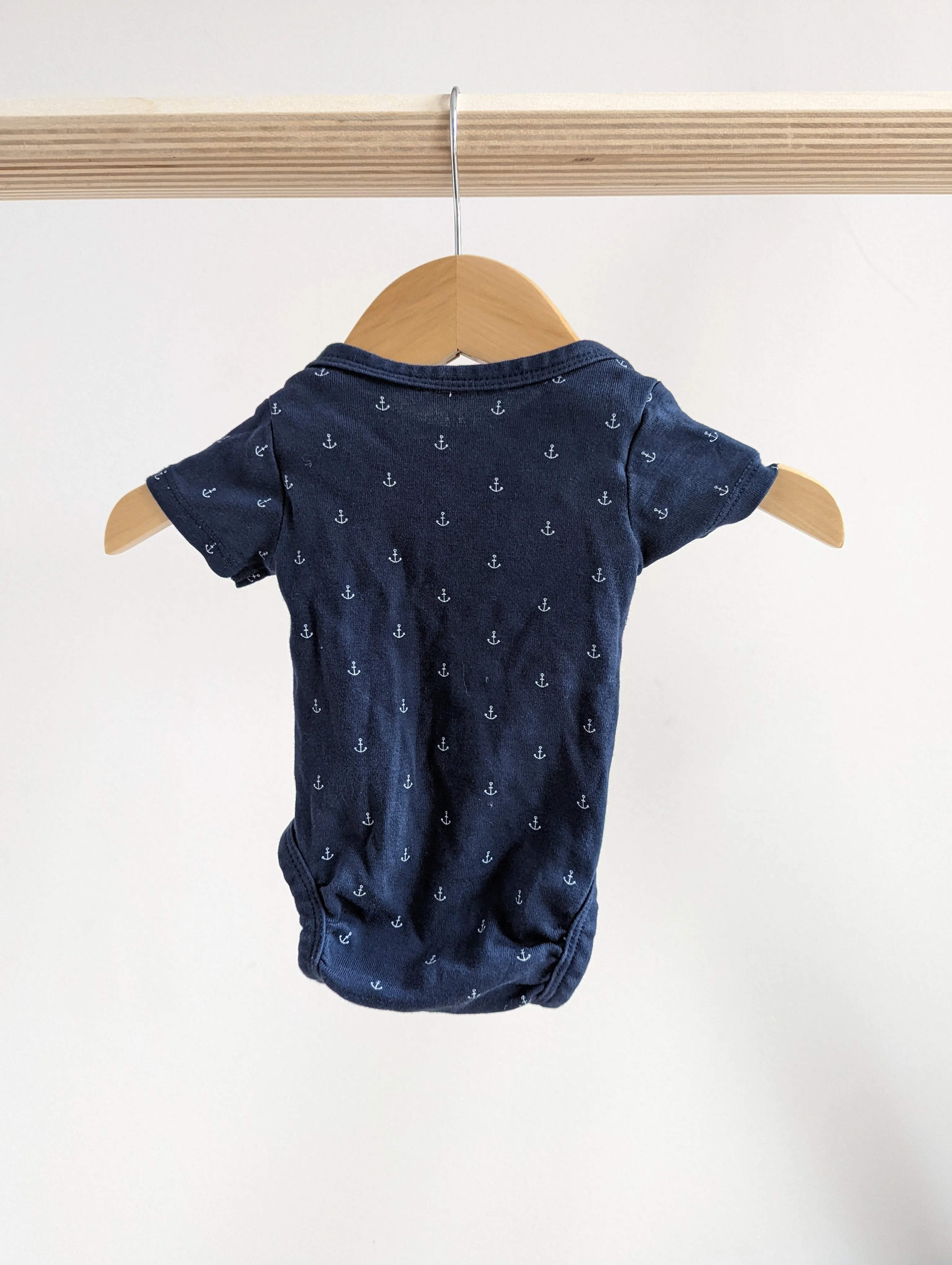 H&M Short Sleeve Organic Onesie (0-1M)