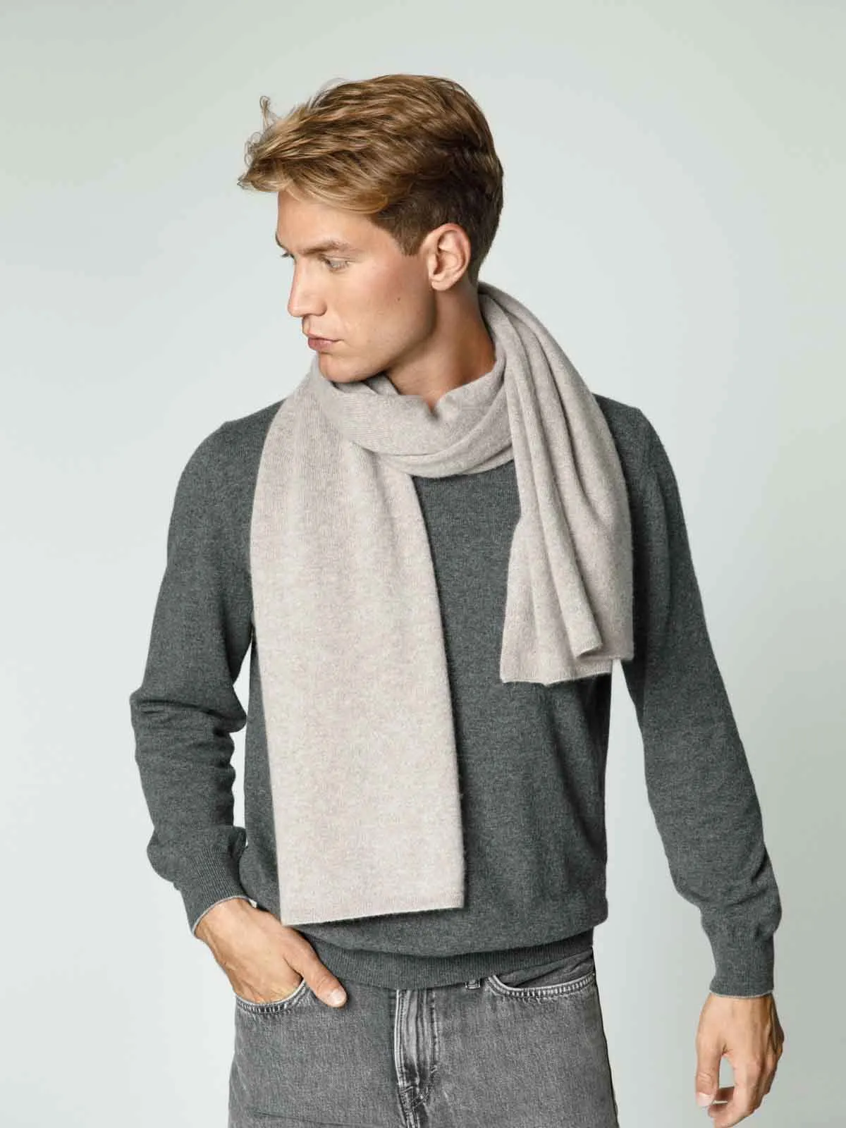 Knitted cashmere scarf for men