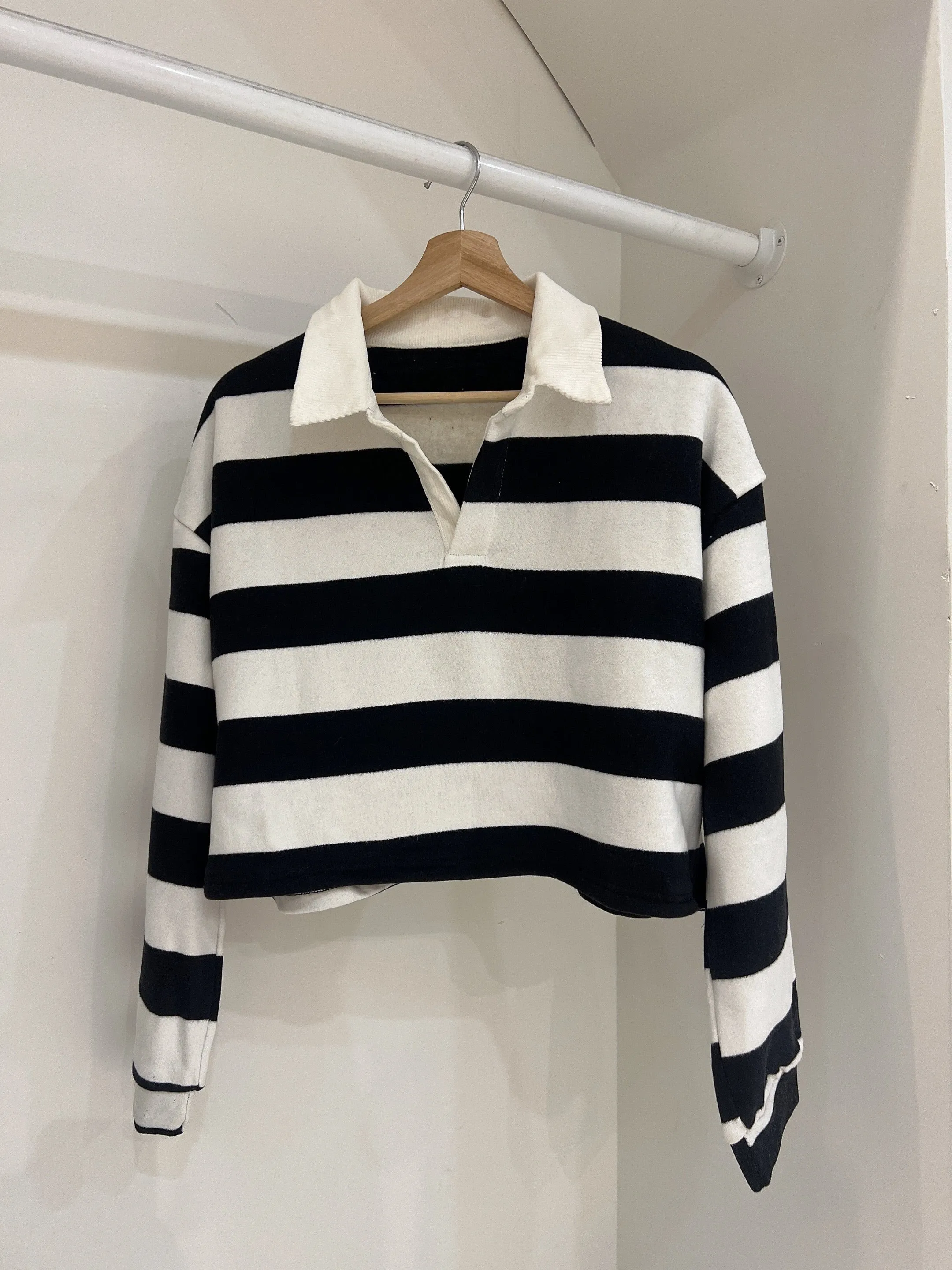 MIYO Cropped stripe sweatshirt