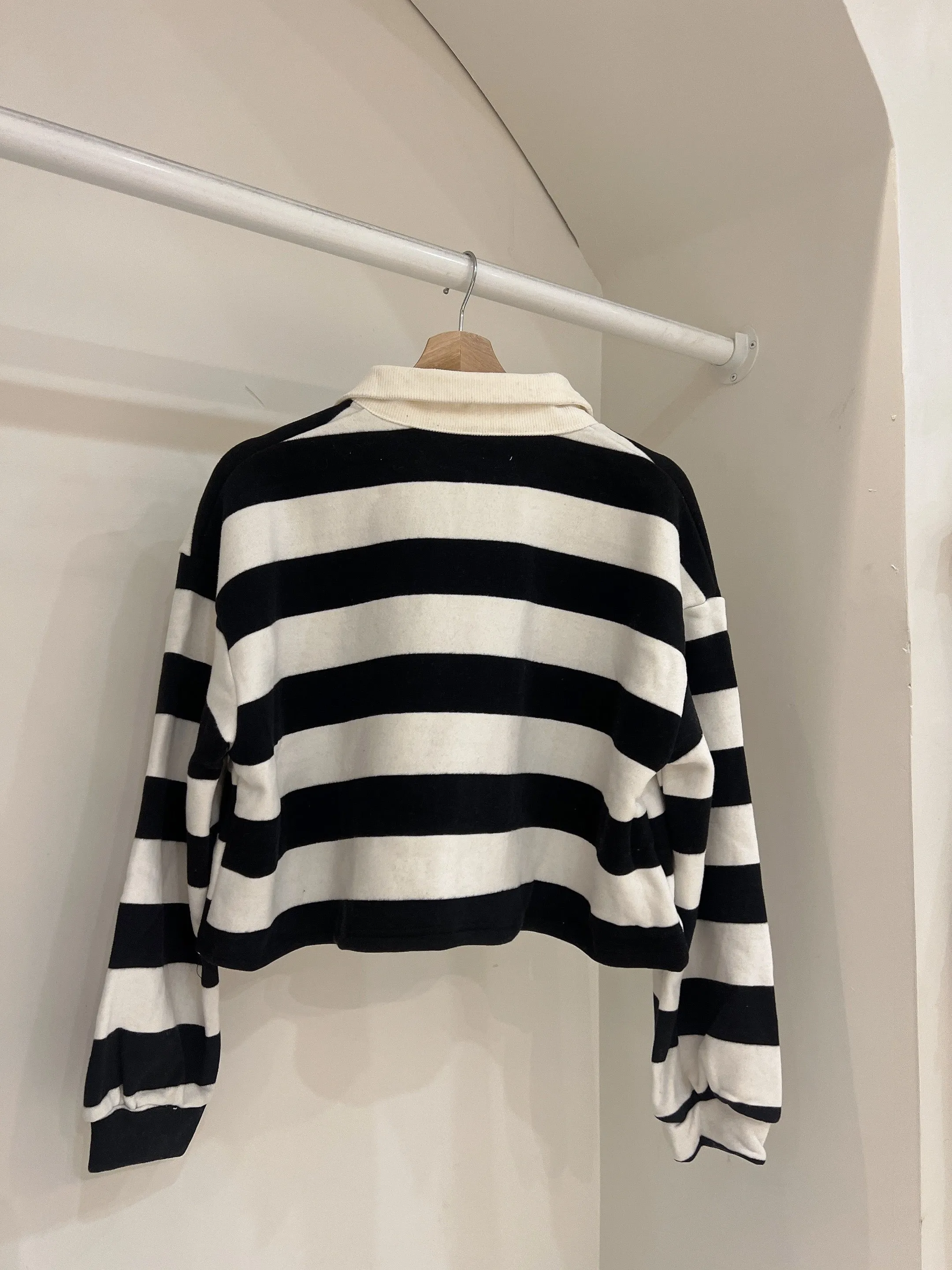 MIYO Cropped stripe sweatshirt