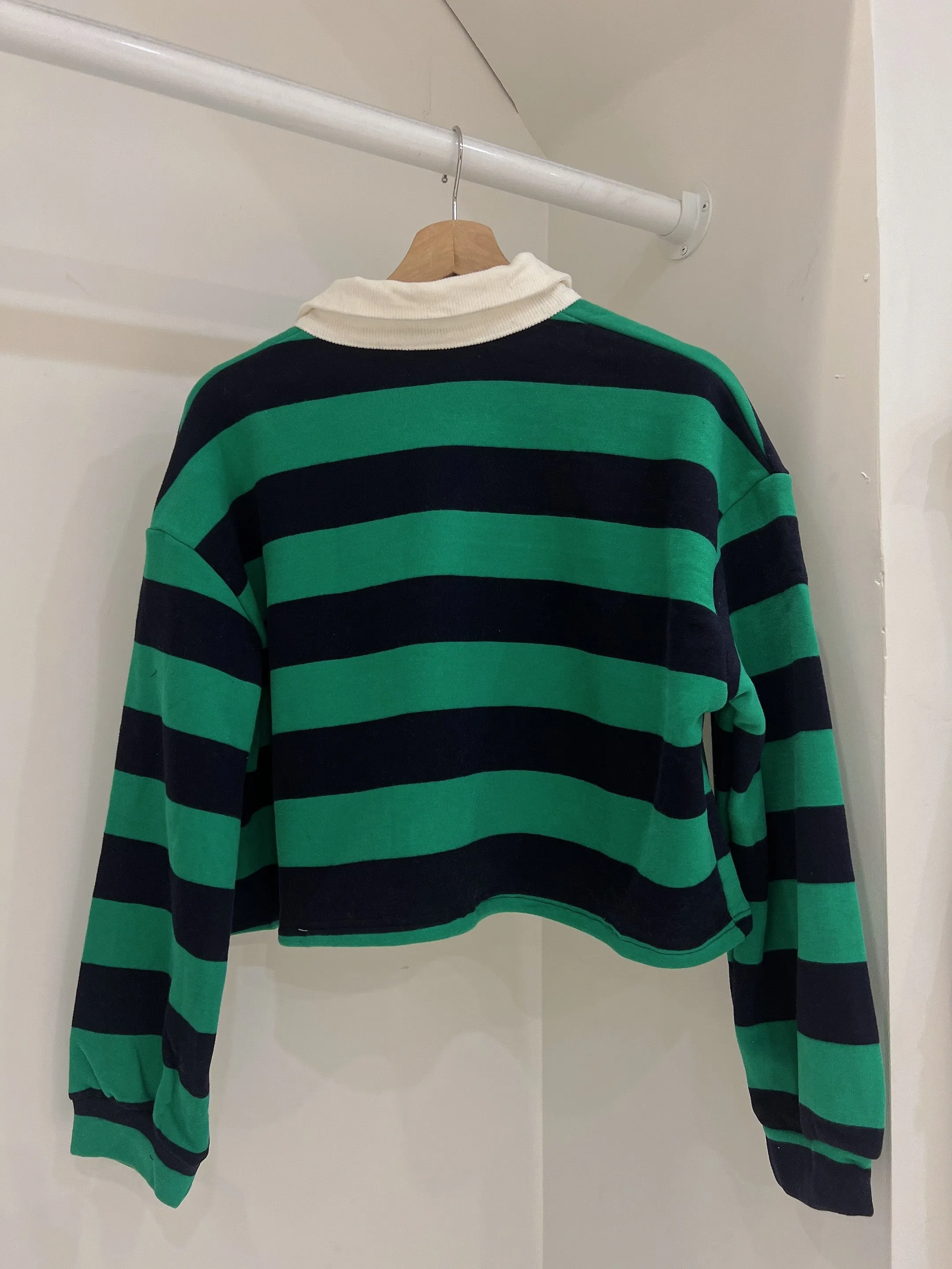 MIYO Cropped stripe sweatshirt