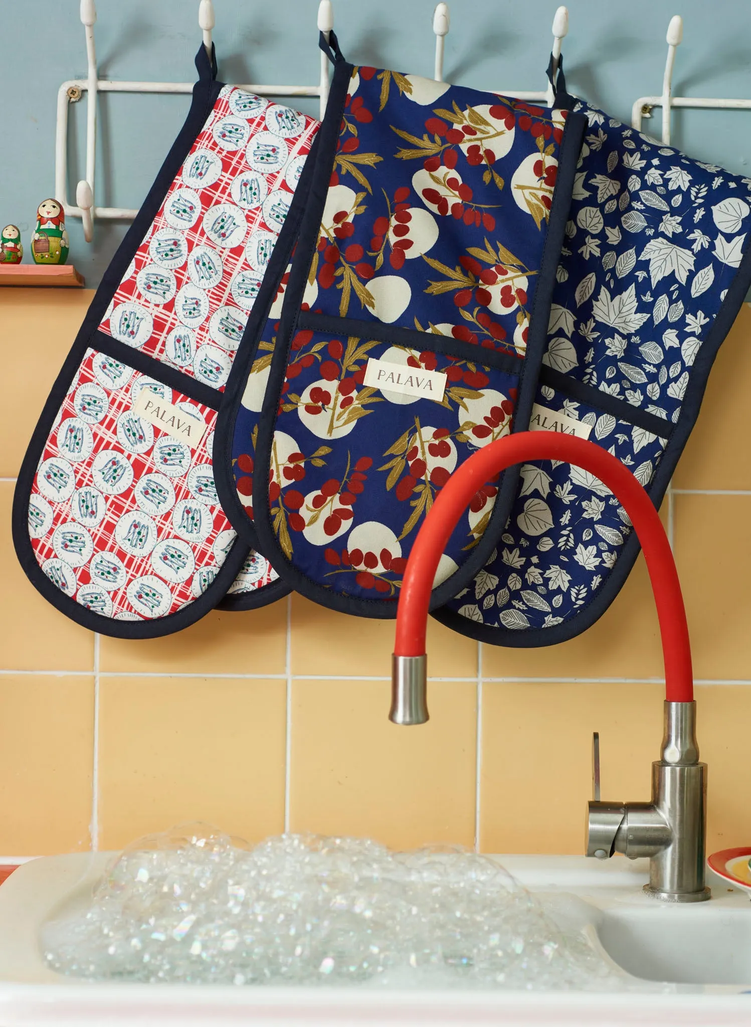 Oven Gloves - Navy Apple Orchard