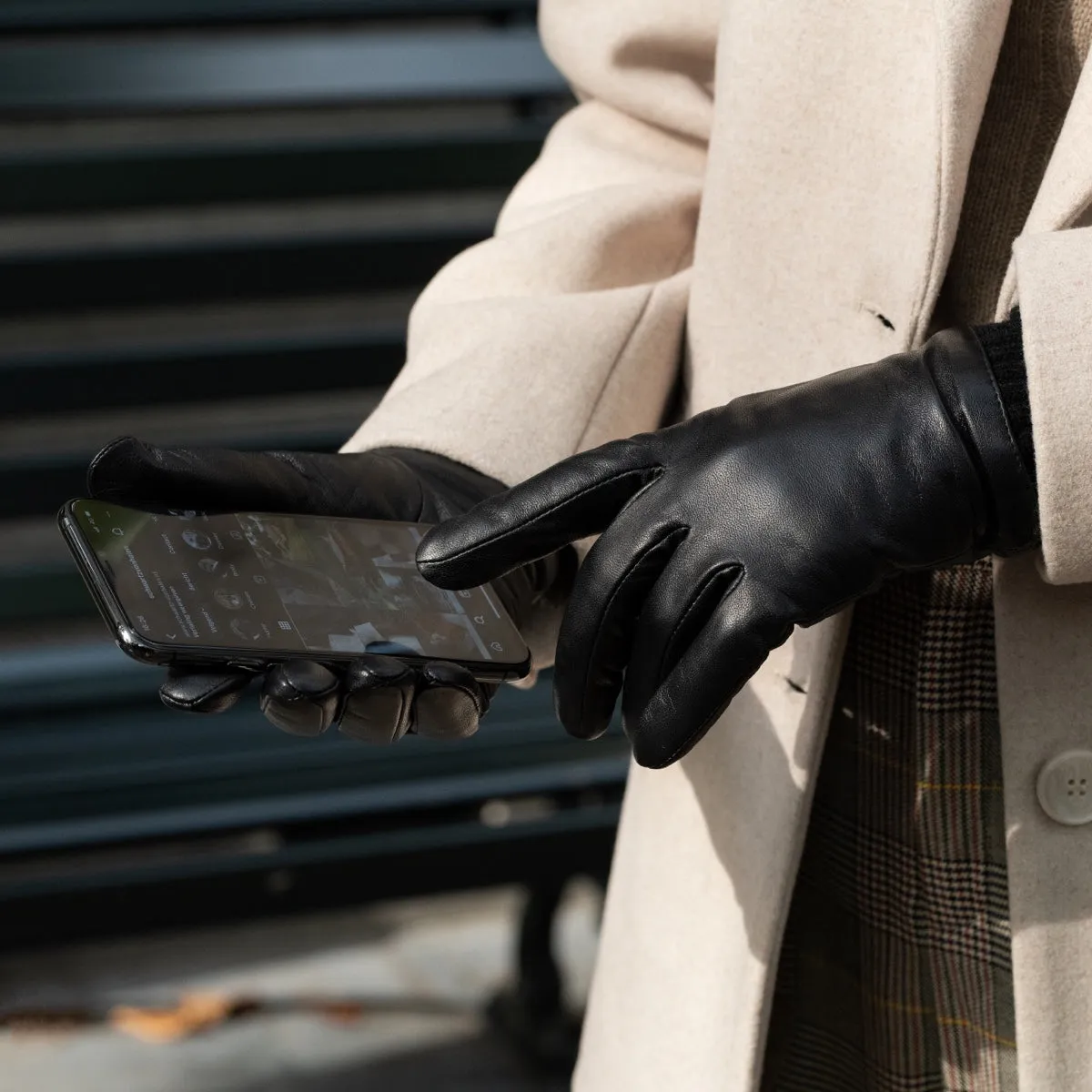 Riley – sheepskin leather gloves with knit cuff and touchscreen feature