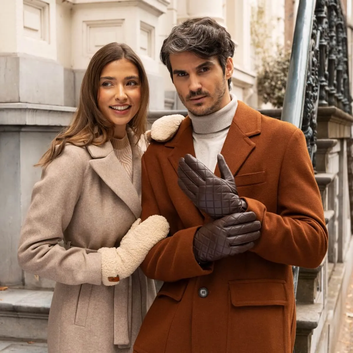 Smith (brown) - sheepskin leather gloves with snap closure & touchscreen feature